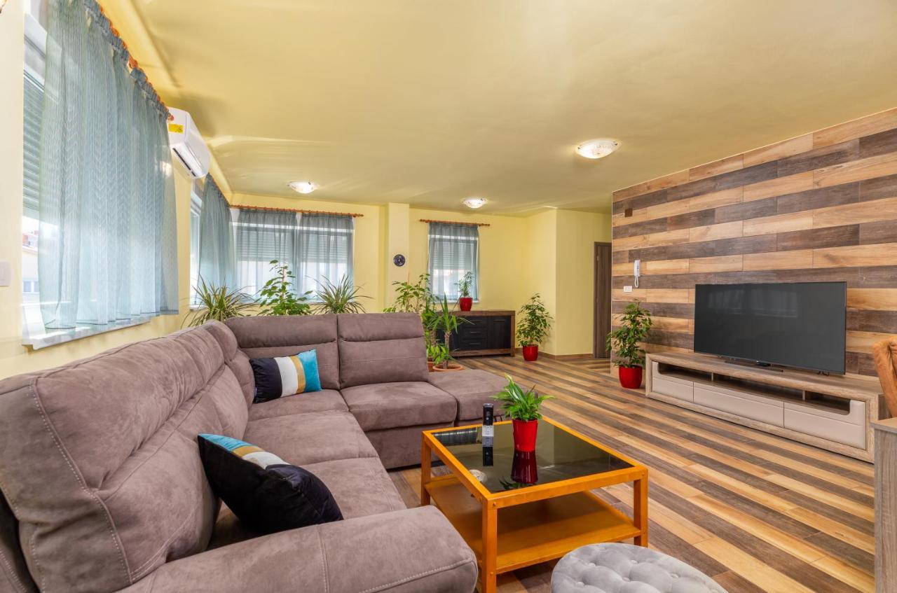 Apartmani Monte プーラ エクステリア 写真