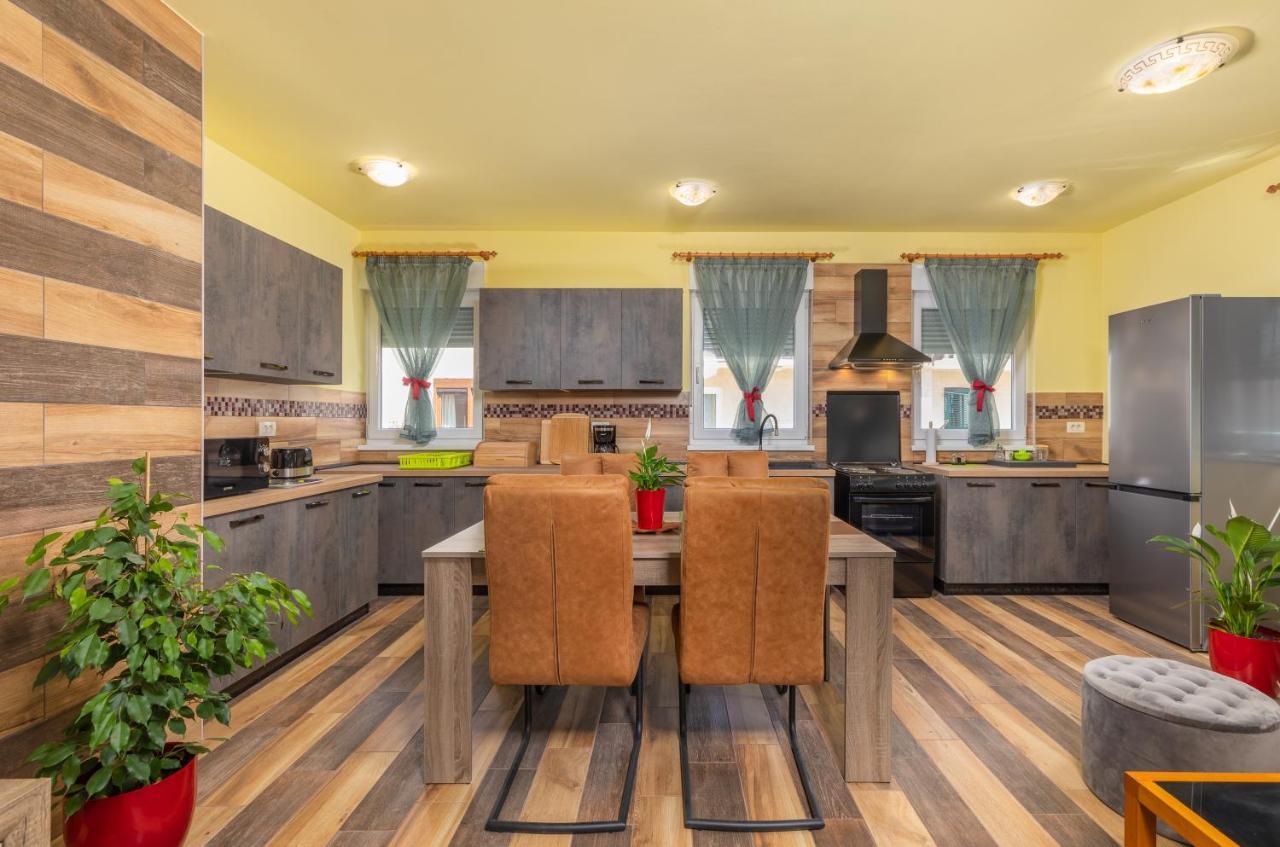 Apartmani Monte プーラ エクステリア 写真