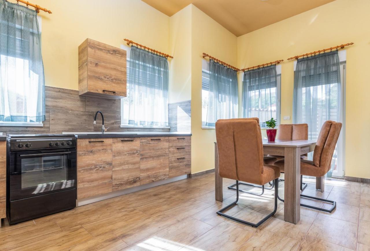 Apartmani Monte プーラ エクステリア 写真