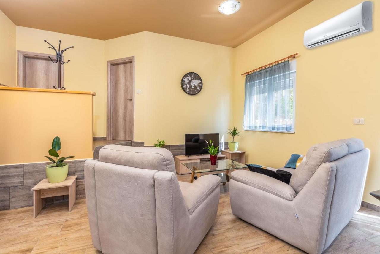 Apartmani Monte プーラ エクステリア 写真