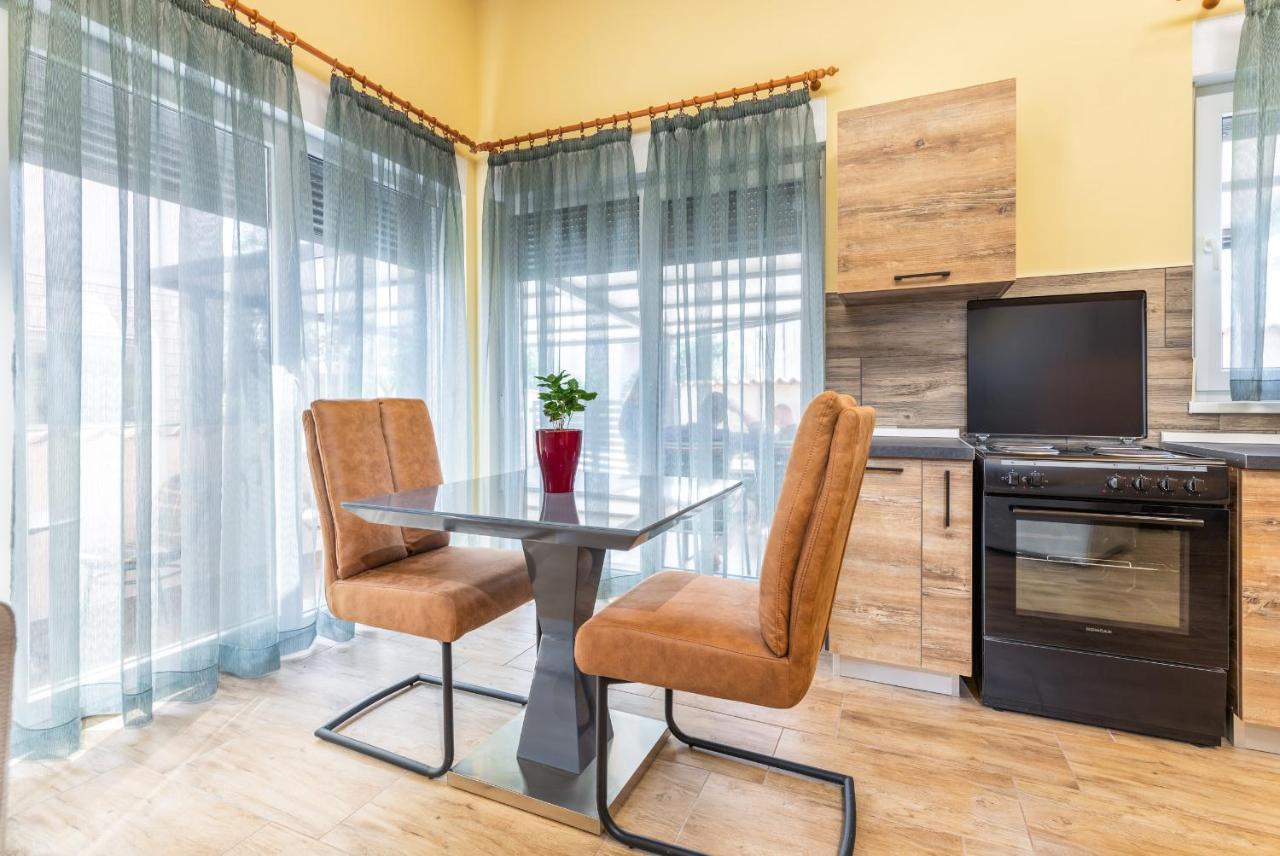 Apartmani Monte プーラ エクステリア 写真