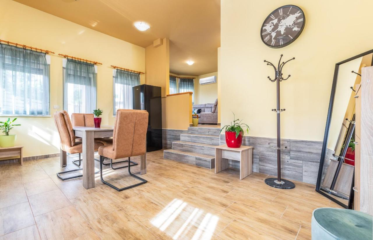 Apartmani Monte プーラ エクステリア 写真
